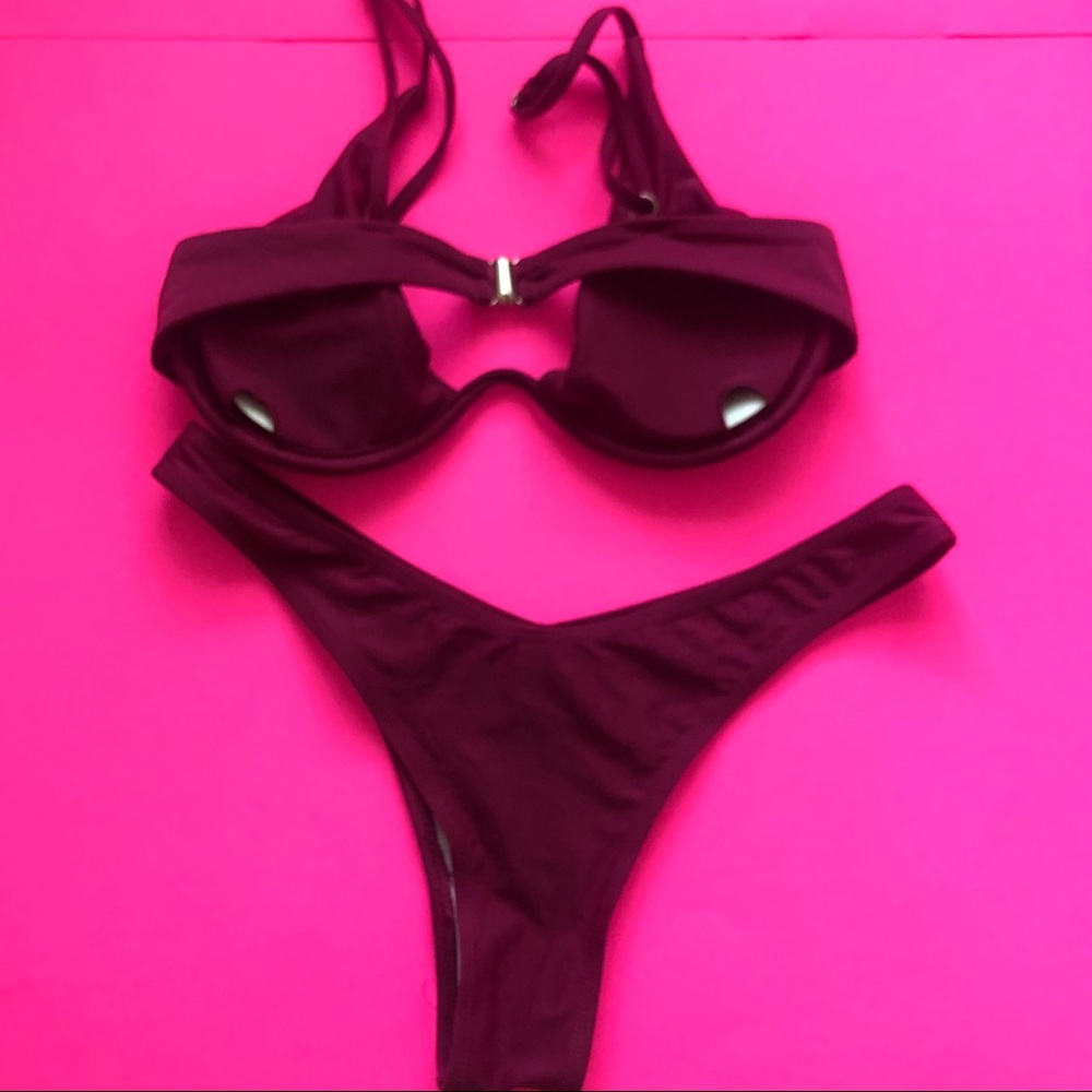 Bikini Set - Picture 3 of 3